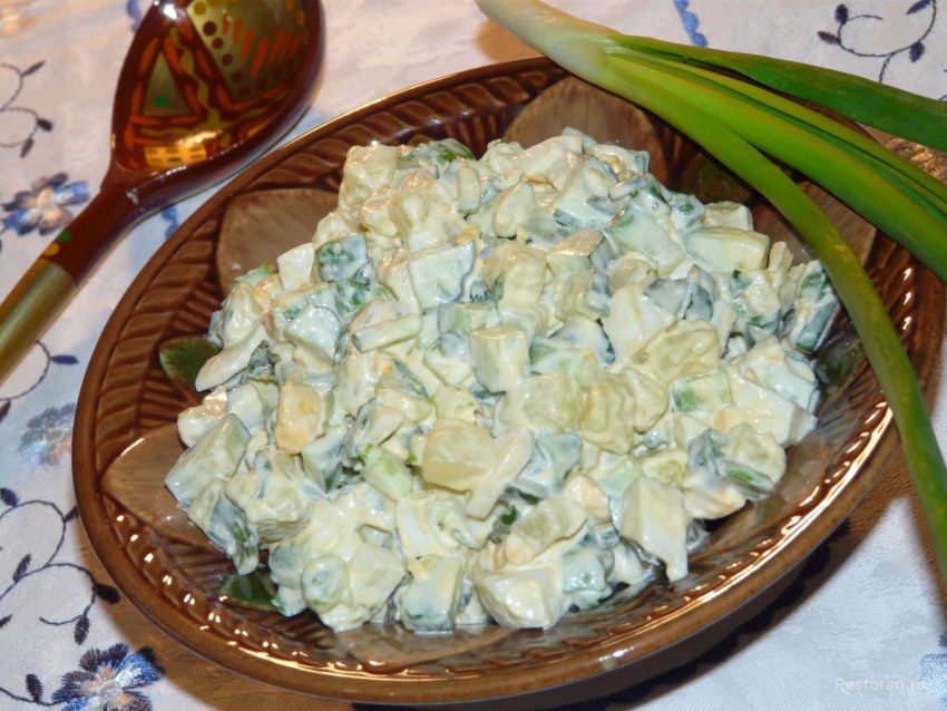 Салат с зеленым луком