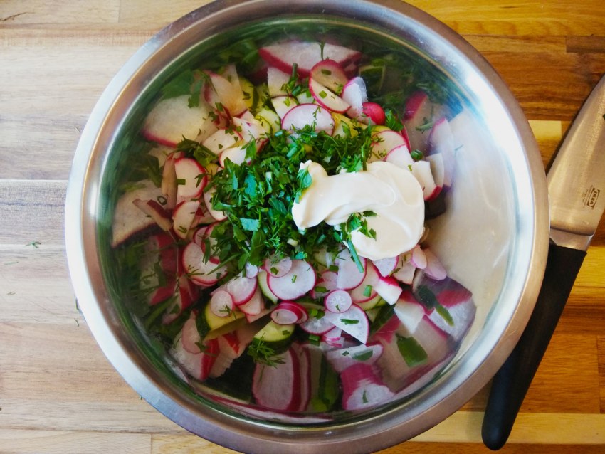 Салат с редиской