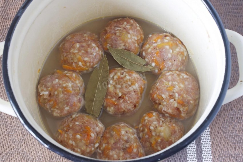 Вкусные ежики в кастрюле