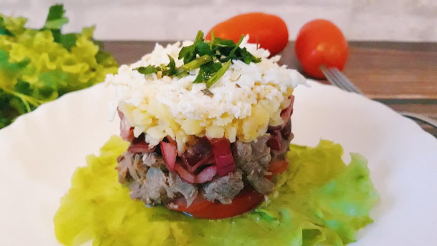 Слоеный салат с редькой