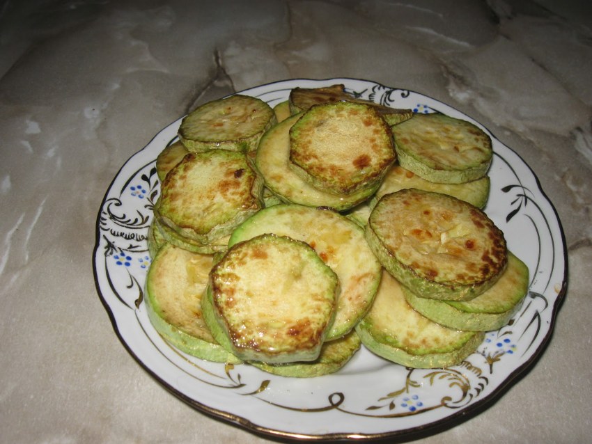 Итальянская закуска из обжаренных в кукурузных хлопьях Помидорову