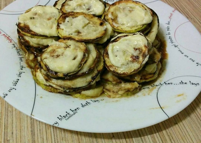 Кабачок с помидоррй и чеснок