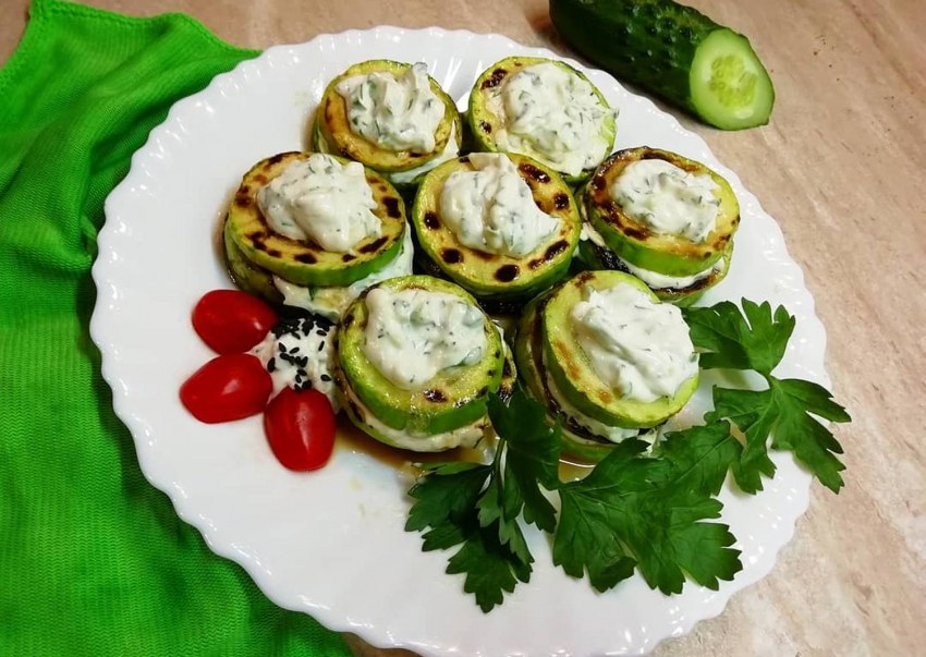 Кабачки кружочками на сковороде