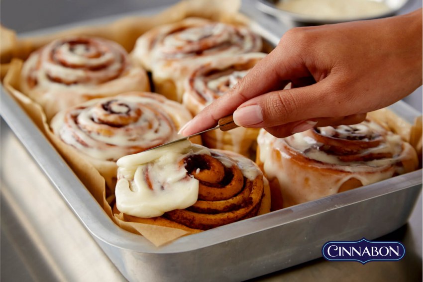 Cinnabon булочки с корицей
