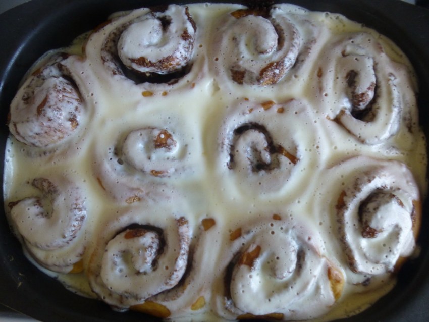 Cinnabon булочки с корицей