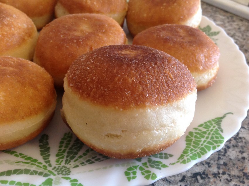 Круглые булочки со сгущенкой