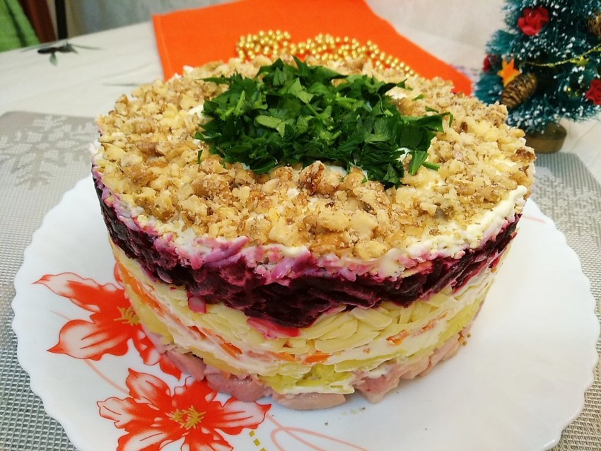 Красивые вкусные слоеные салаты