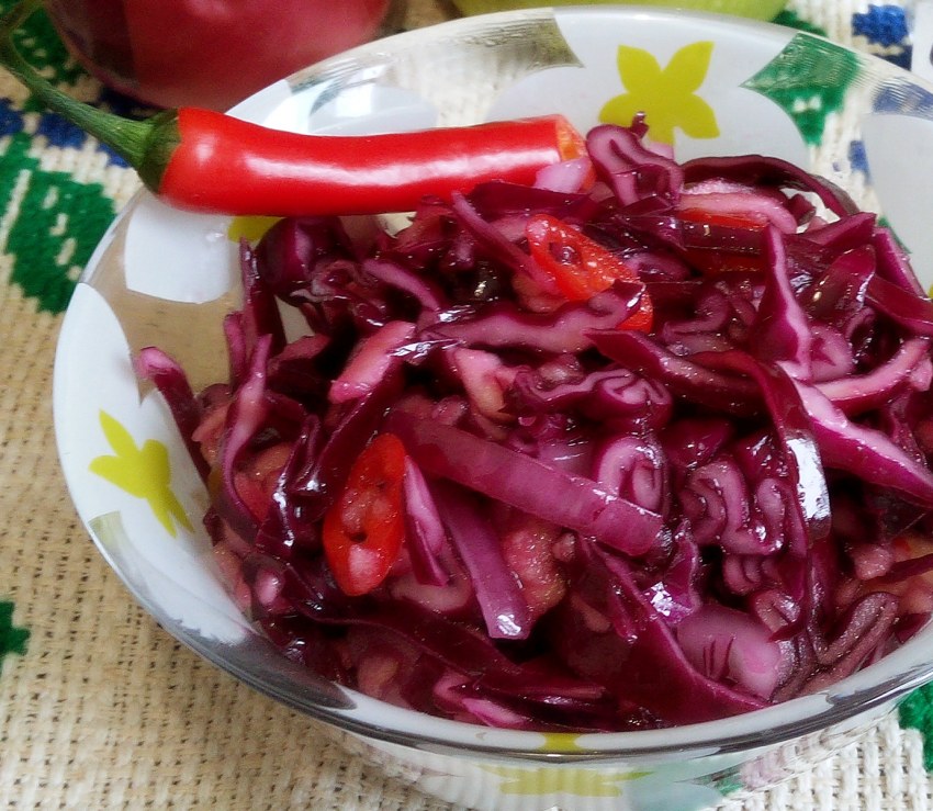 Квашеная краснокочанная капуста