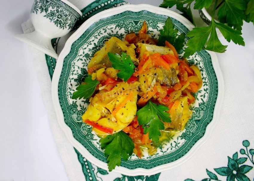Тушеная капуста с куриным филе