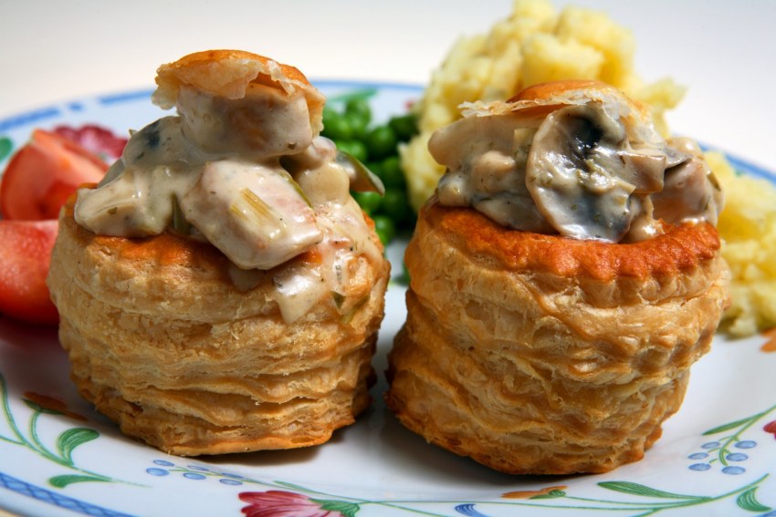 Канапе с икрой и севрюгой