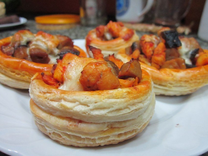 Волованы с шампиньонами
