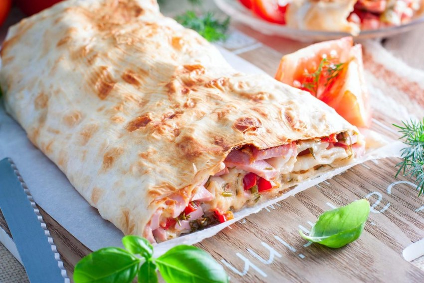 Кутабы из лаваша с зеленью и сыром