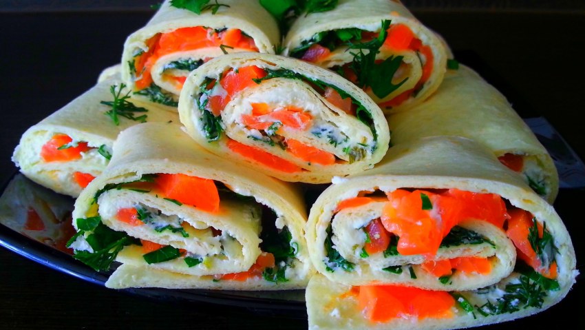 Рулетики с сыром и зеленью