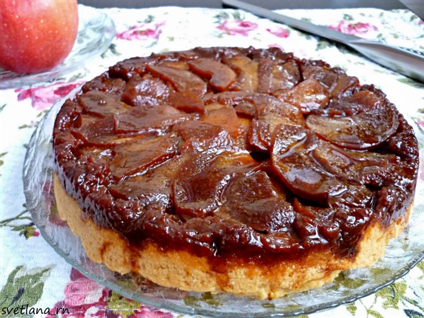Яблочный кекс