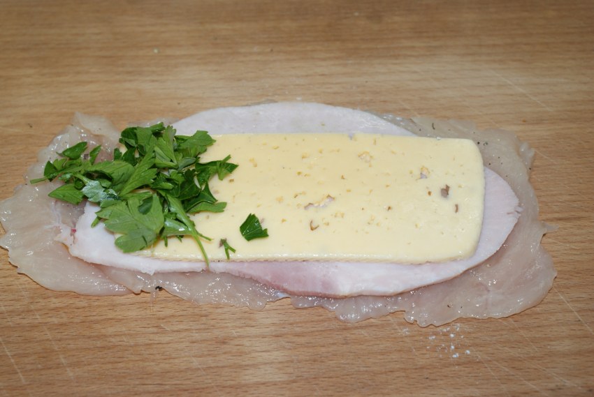 Куриная грудка фаршированная ветчиной и сыром
