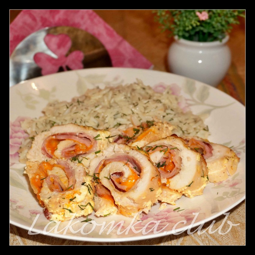 Куриные рулетики с ананасом и сыром