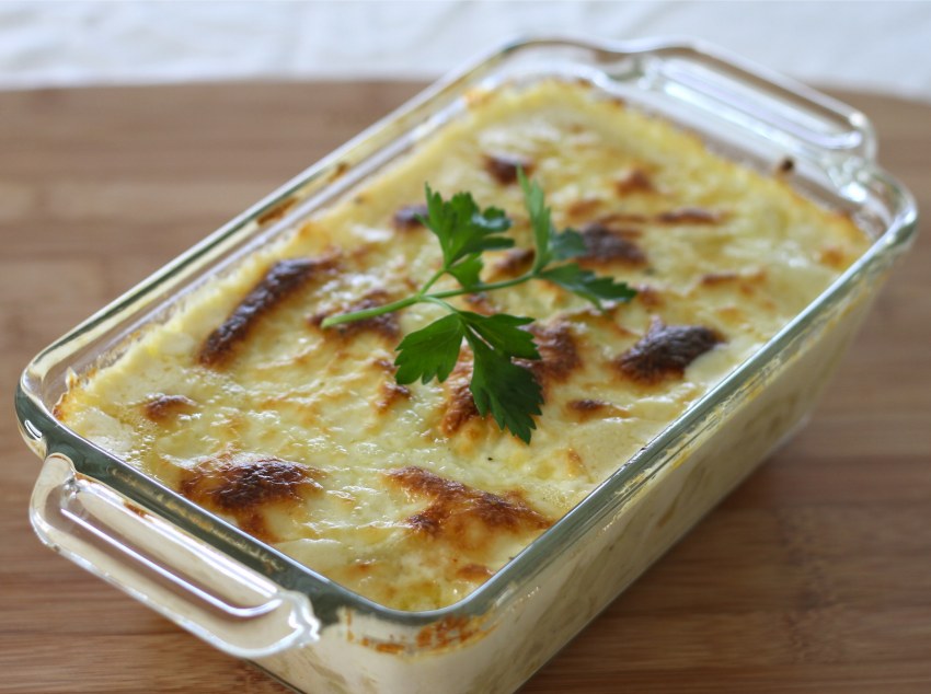 Песочный пирог с черносливом и сметаной