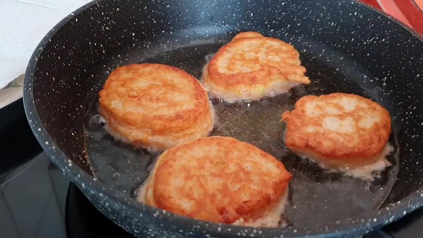 Кабачковые оладьи с яблоком