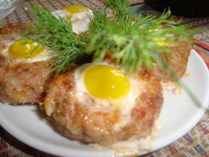 Зразы мясные с яйцом