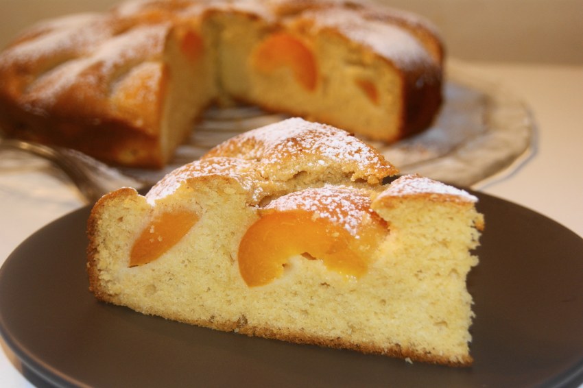 Пирог с персиками свежими