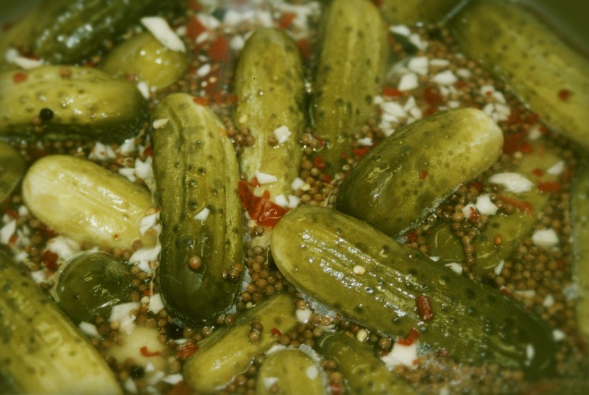 Маринованные огурцы пластинками