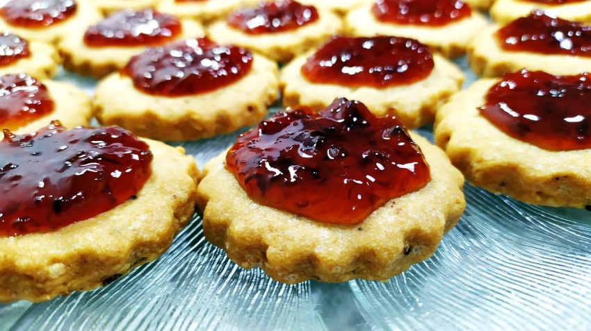 Печенье с джемом в середине
