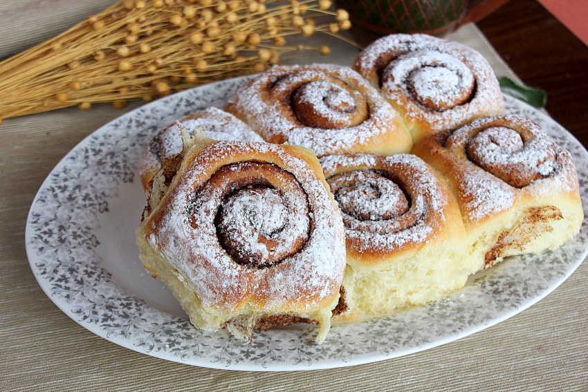 Булочки с корицей рогалики
