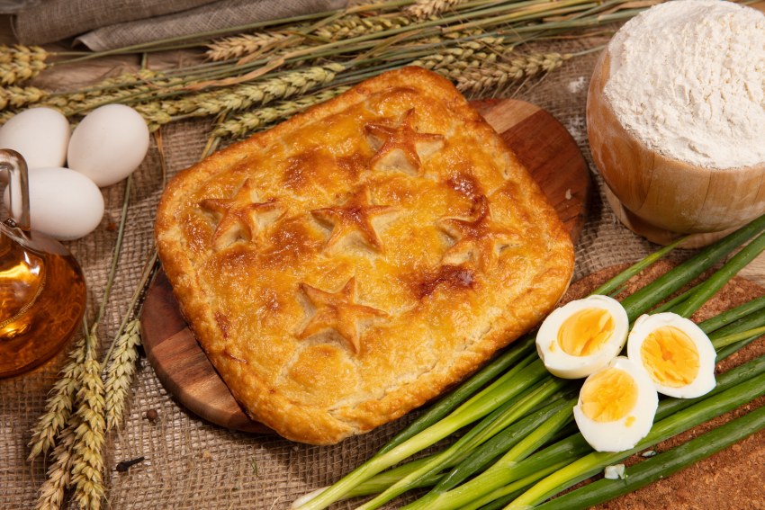 Курник с блинами курицей и грибами