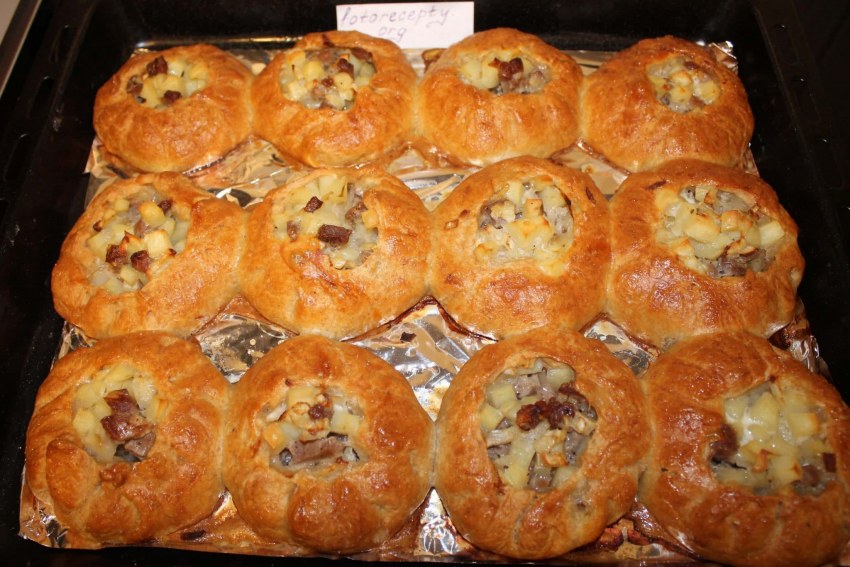 Лепешки с жареным луком в духовке