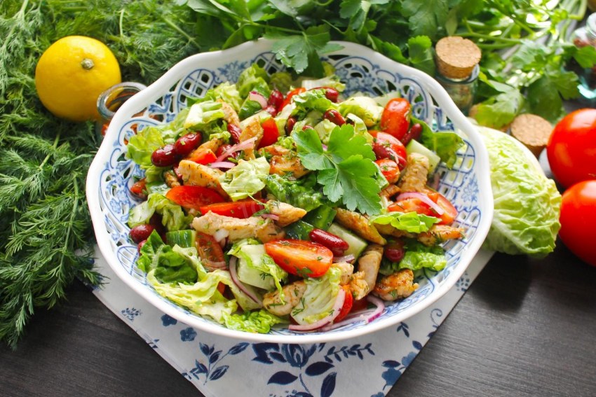 Салат с куриной грудкой
