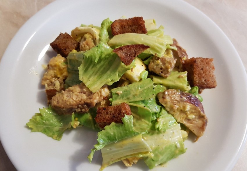 Салат с курицей и кукурузой