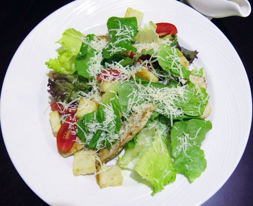 Майонезный салат с курицей