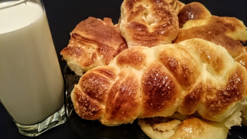 Пышные булочки из дрожжевого
