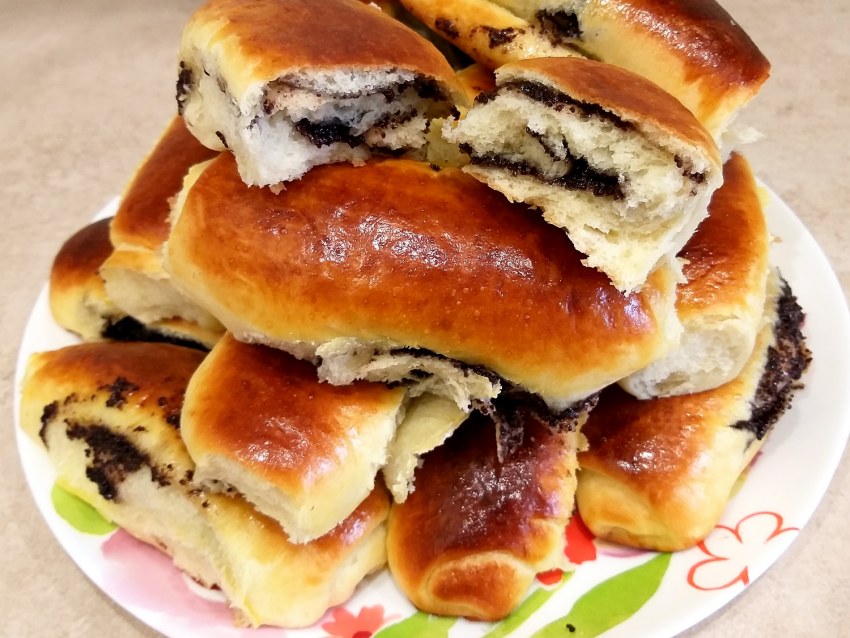 Рецепт булочка с сосиской и сыром из готового дрожжевого теста