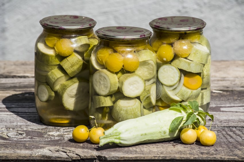 Азербайджанская кухня алыча соленая