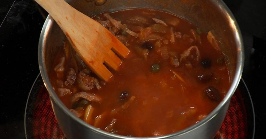 Салат мясной с каперсами