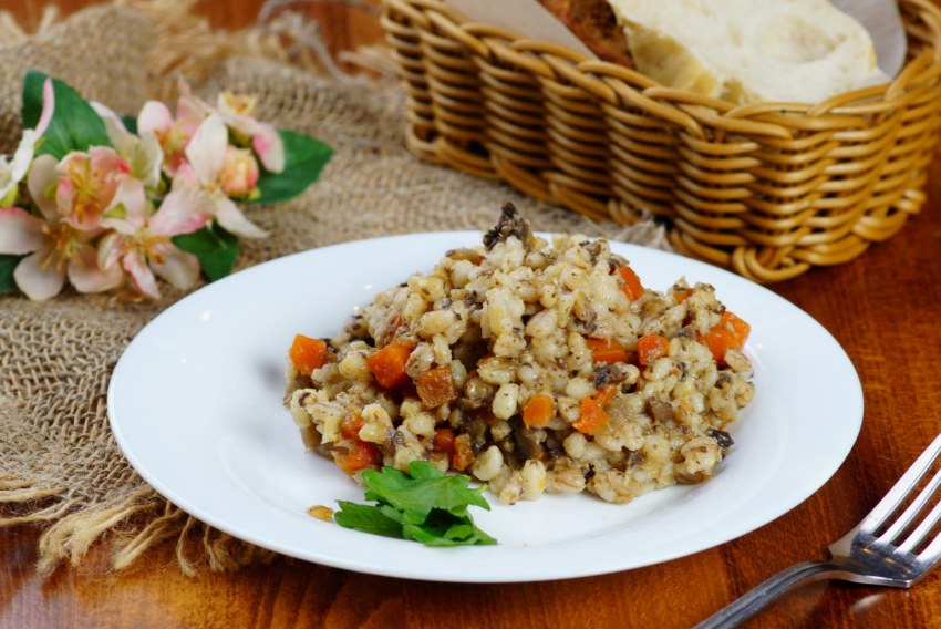 Перловка с белыми грибами