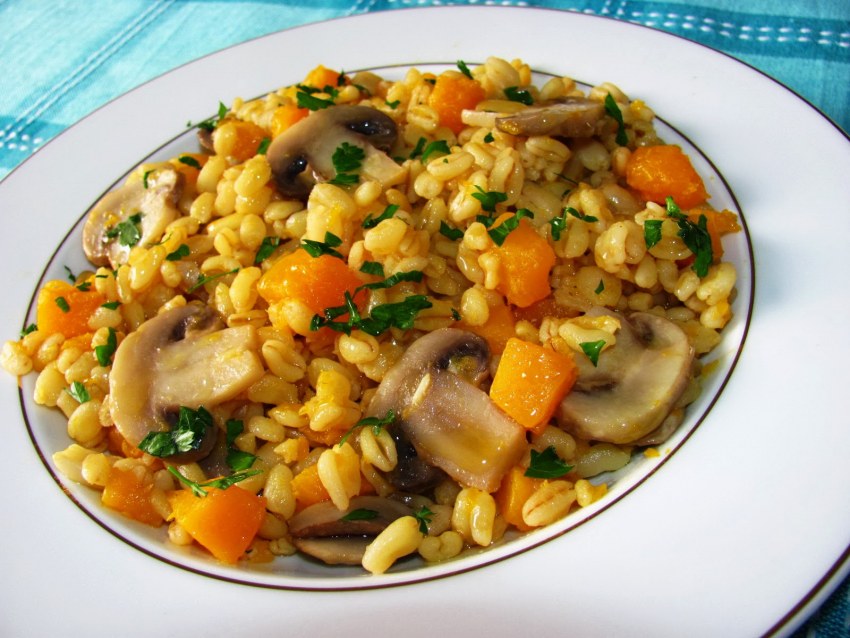 Гречневая каша с грибами и луком