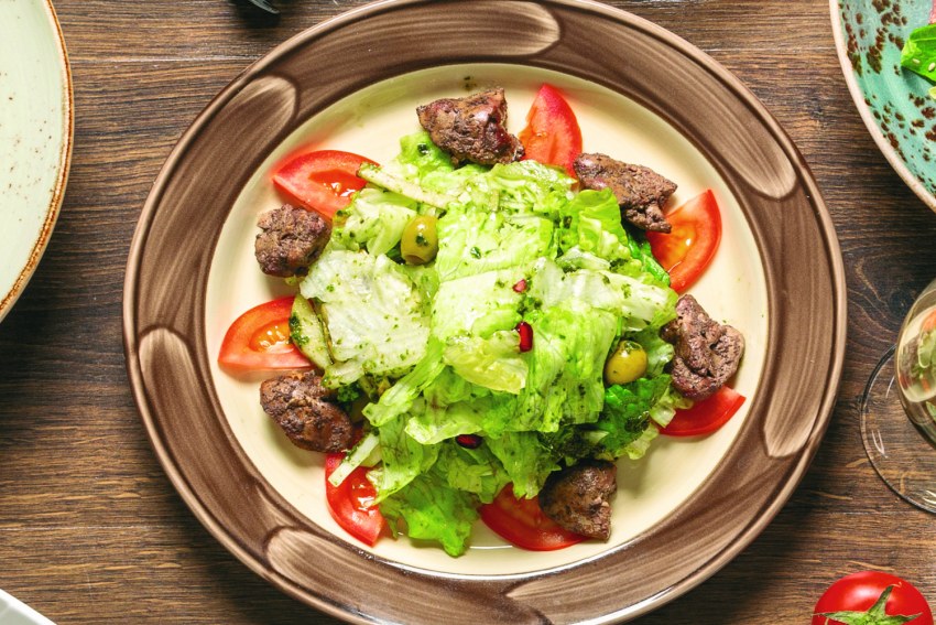Ролл Цезарь с курицей и салатом
