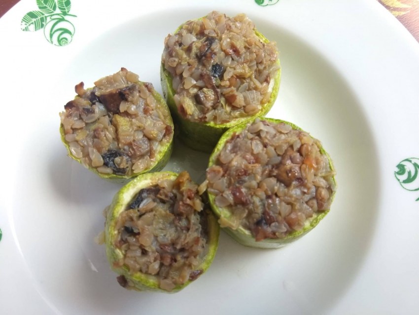 Цукини фаршированные творогом