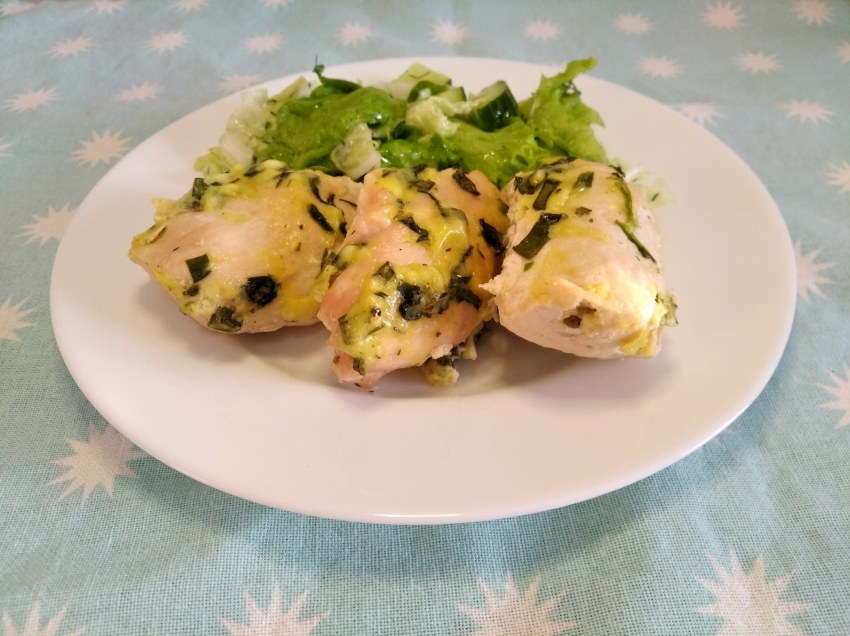 Картинка рулет куриный с ананасом и киви