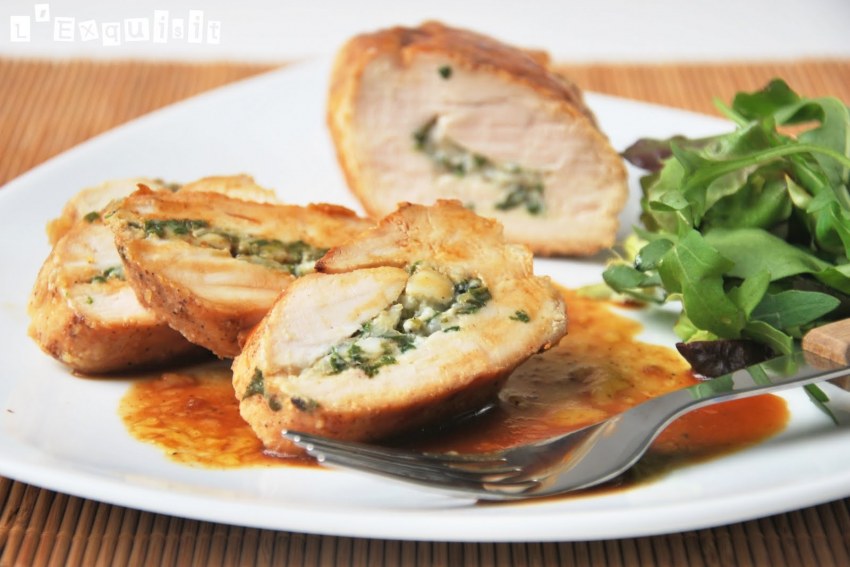 Куриные рулеты с творогом и зеленью