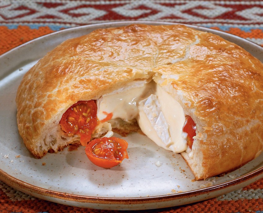 Блины с курицей и помидорами
