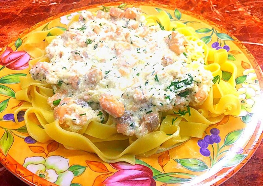 Паста с курицей и грибами домашняя