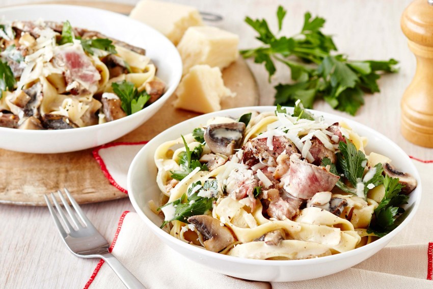 Паста с курицей шампиньонами и брокколи
