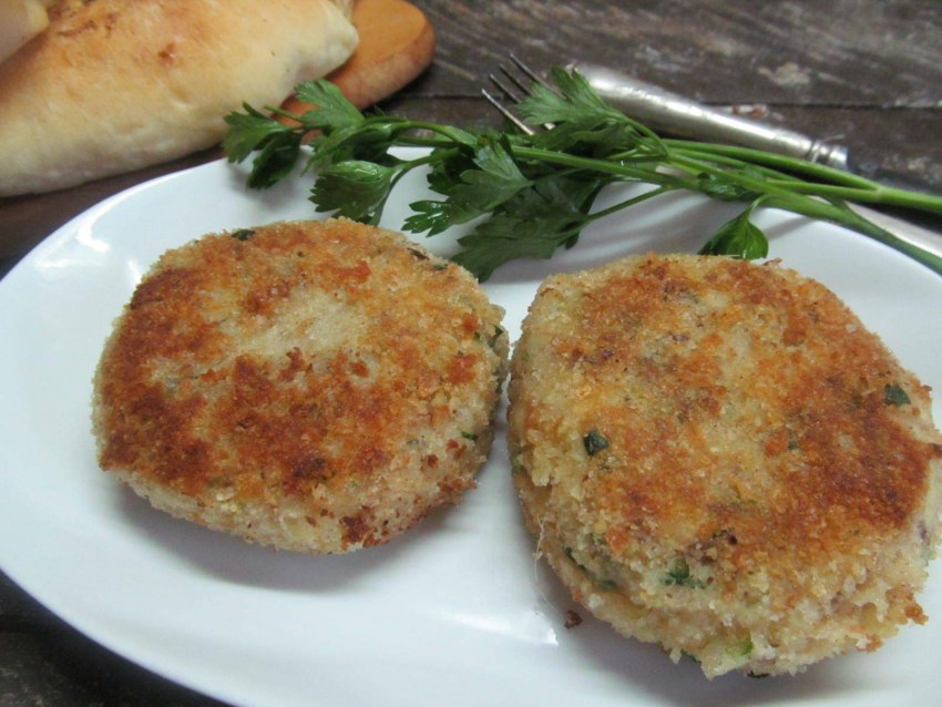 Рыбные котлеты с картошкой