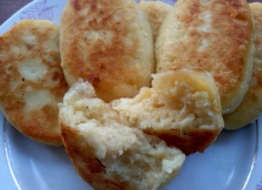 Зразы картофельные с фаршем на сковороде