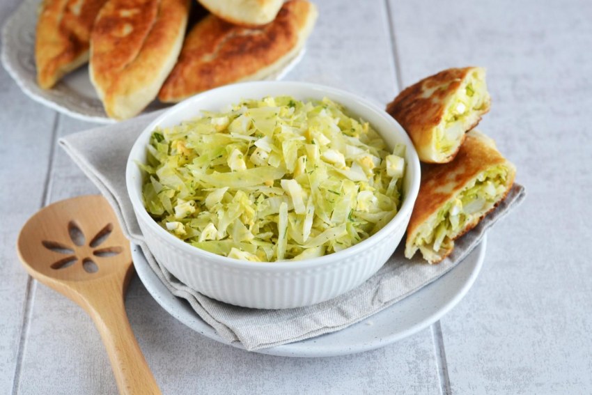Пирожки с капустой и яйцом