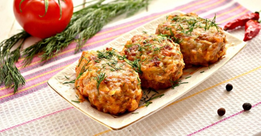 Чебуреки из куриного фарша на сковороде