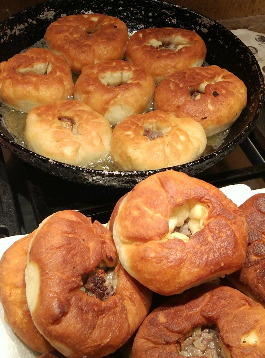 Беляши с фаршем на сковороде пышные
